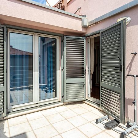 Villa Violeta With The Sea View, 3 Min Walk To The Beach Split Kültér fotó