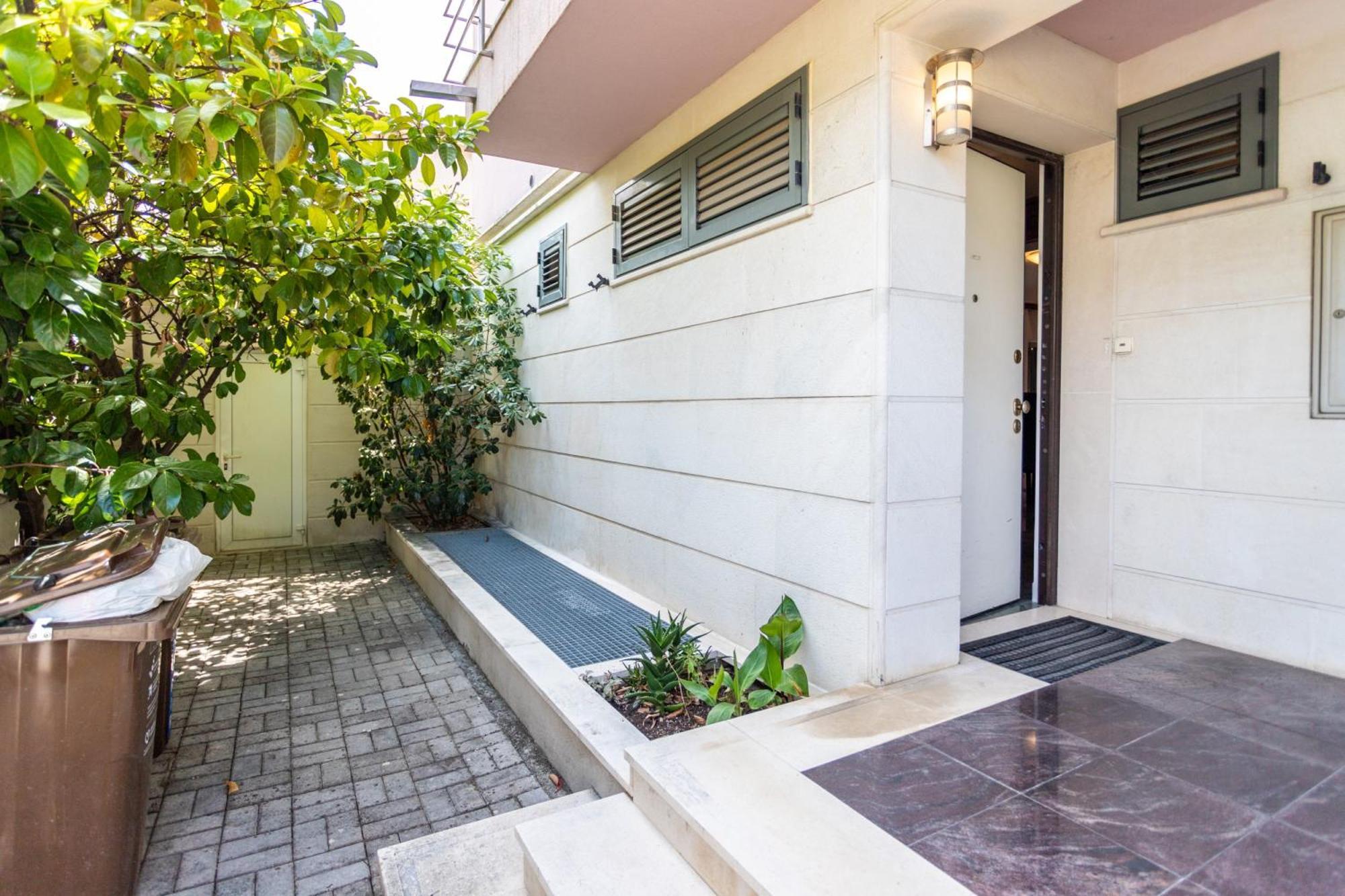 Villa Violeta With The Sea View, 3 Min Walk To The Beach Split Kültér fotó