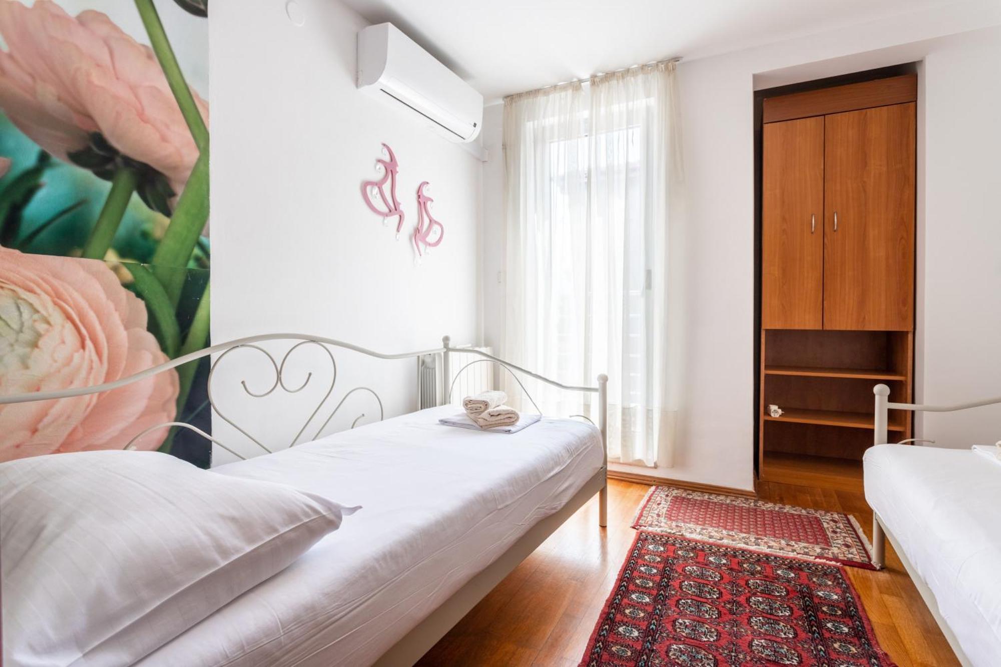 Villa Violeta With The Sea View, 3 Min Walk To The Beach Split Kültér fotó
