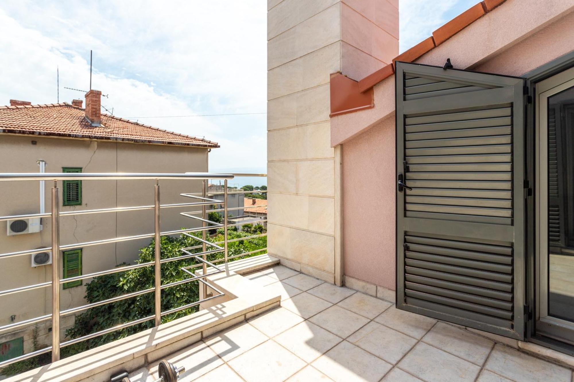 Villa Violeta With The Sea View, 3 Min Walk To The Beach Split Kültér fotó